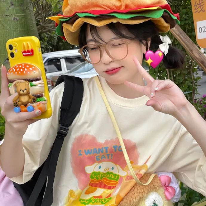 腰间持枪